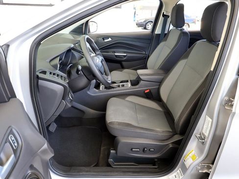 Used 2019 Ford Escape SE FWD image 13
