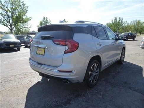 Used 2019 GMC Terrain Denali w/ Driver Alert Package II FWD image 7