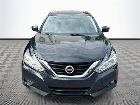 Used 2017 Nissan Altima 2.5 SL image 2