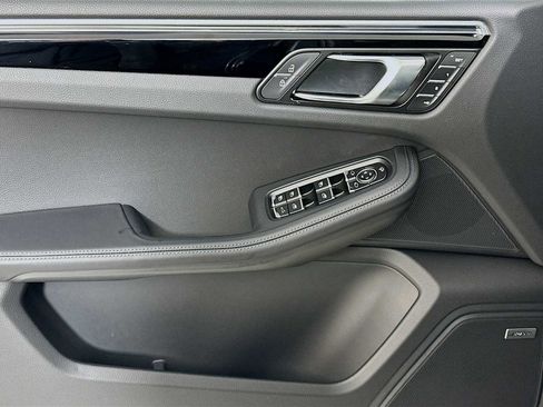 New 2026 Porsche Macan image 11