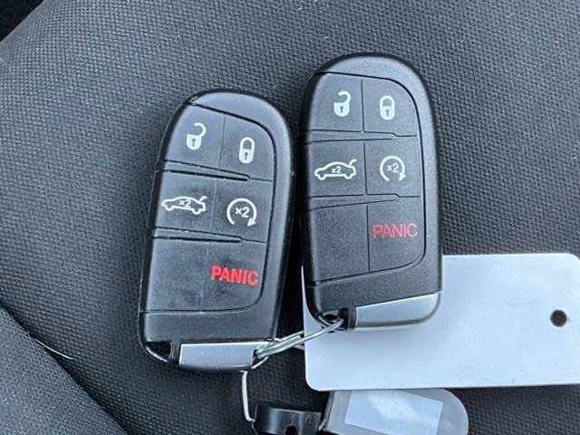 Used 2020 Dodge Charger SXT w/ Blacktop Package RWD image 19