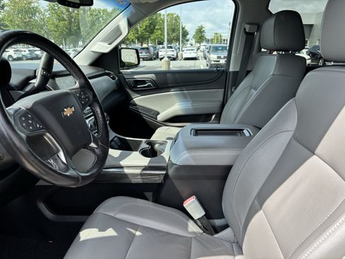 Used 2018 Chevrolet Tahoe LT w/ Luxury Package AWD/4WD image 14