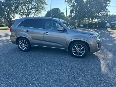 Used 2015 Kia Sorento SX FWD image 4