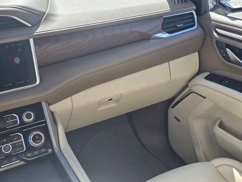 Used 2022 GMC Yukon XL Denali image 19