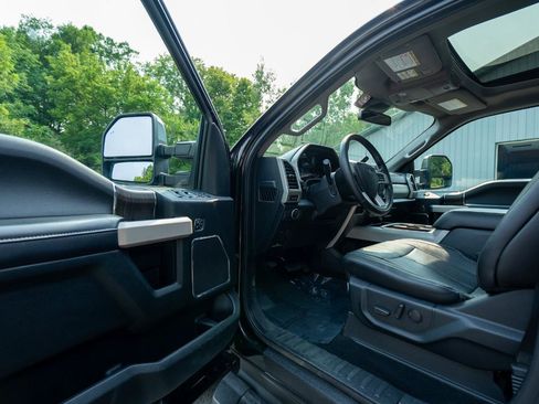 Used 2020 Ford F350 Lariat w/ Lariat Ultimate Package AWD/4WD image 12