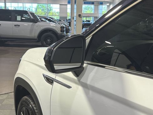 Used 2024 Volkswagen Taos SE image 23