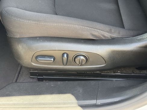Used 2024 Chevrolet Malibu LT FWD image 24