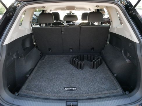 Certified 2023 Volkswagen Tiguan SE AWD/4WD image 17