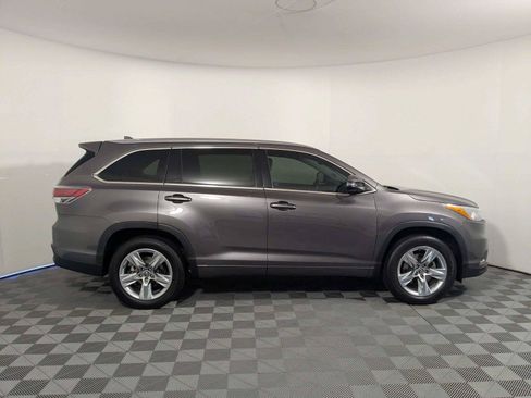 Used 2016 Toyota Highlander Limited FWD image 4