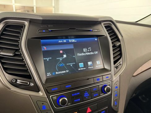 Used 2017 Hyundai Santa Fe AWD image 22