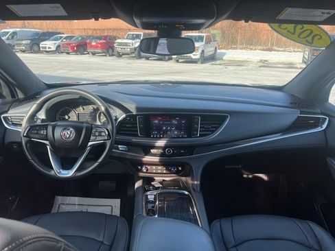 Used 2023 Buick Enclave Essence image 21
