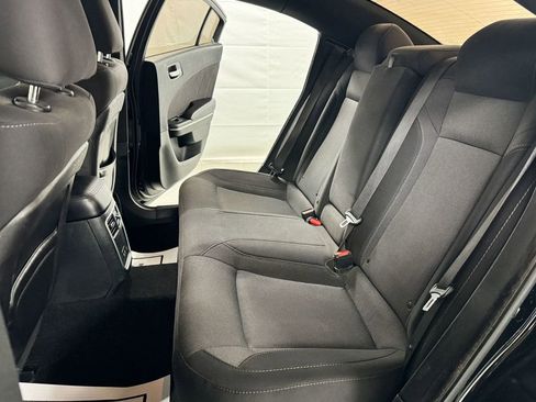 Used 2019 Dodge Charger SXT image 11