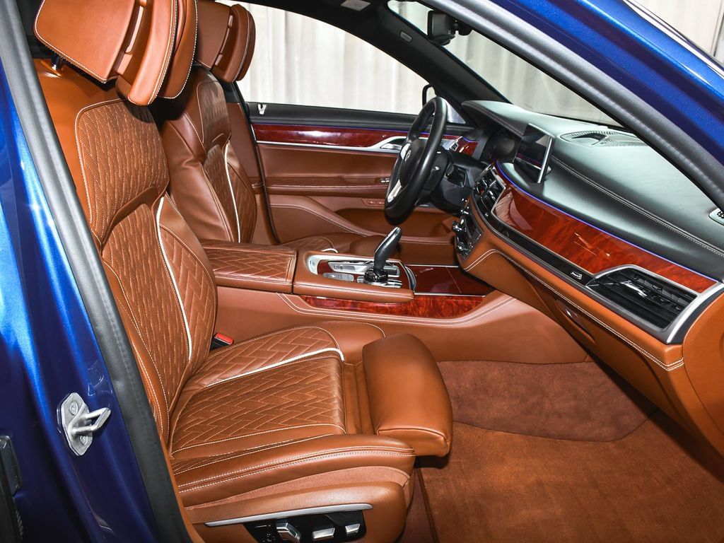 Used 2022 BMW ALPINA B7 xDrive w/ Luxury Rear Seating Package AWD/4WD image 86
