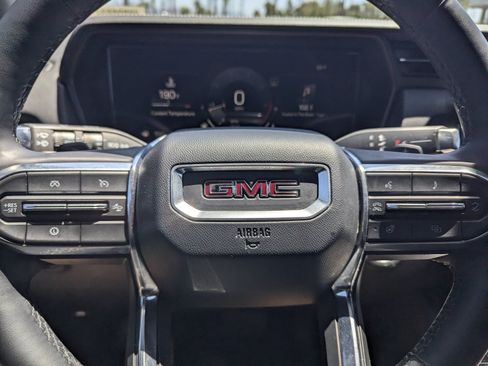 Used 2025 GMC Terrain Elevation w/ Elevation Premium Package AWD/4WD image 11