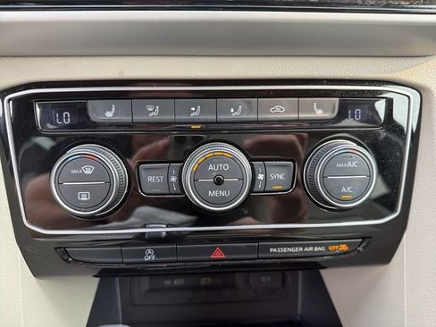 Used 2023 Volkswagen Atlas SE FWD image 21