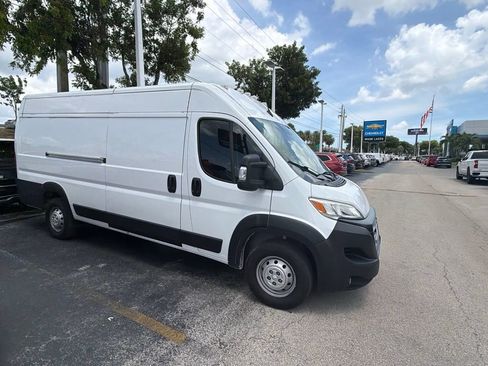 Used 2023 RAM ProMaster 3500 w/ Convenience Group FWD image 4
