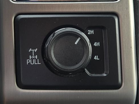 Used 2021 Ford F250 Platinum w/ FX4 Off-Road Package AWD/4WD image 16