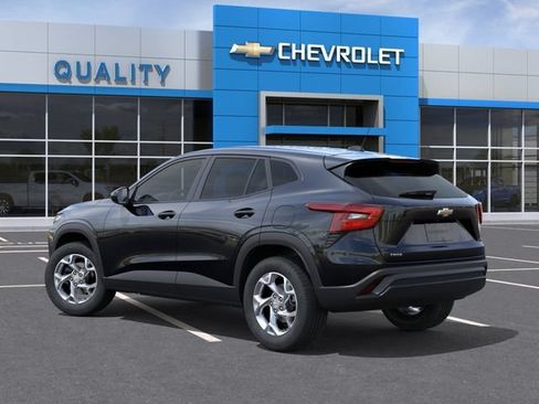 New 2026 Chevrolet Trax LS w/ LS Convenience Package FWD image 3