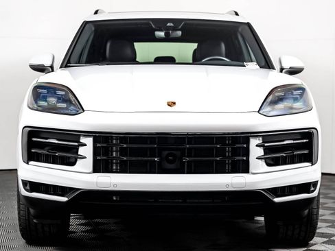 Certified 2024 Porsche Cayenne AWD/4WD image 7