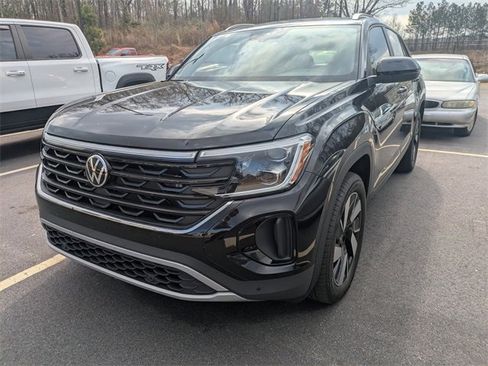 Used 2026 Volkswagen Atlas Cross Sport SE image 2