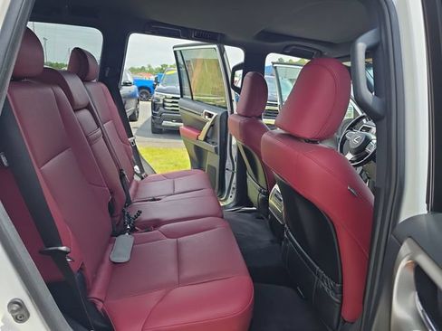 Used 2021 Lexus GX 460 Premium w/ Premium Package AWD/4WD image 12