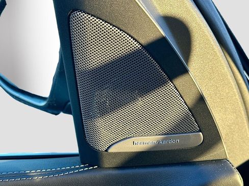 Used 2024 BMW X7 xDrive40i w/ Executive Package image 19