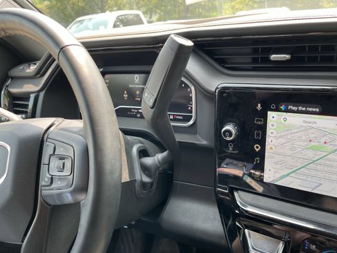 Used 2025 GMC Sierra 2500 AT4 w/ AT4 Premium Plus Package AWD/4WD image 15