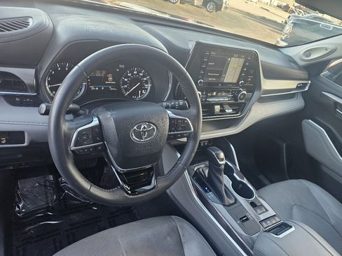 Used 2020 Toyota Highlander Limited image 13