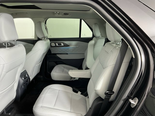 Used 2026 Ford Explorer Platinum w/ LUX Leather Package AWD/4WD image 31