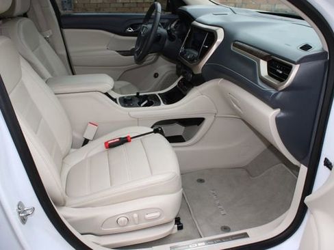 Used 2023 GMC Acadia Denali w/ Denali Technology Package image 18