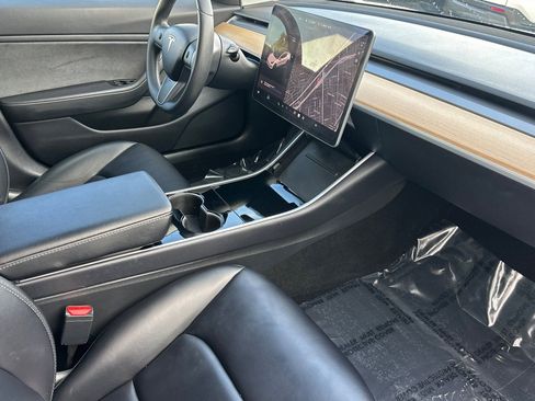 Used 2019 Tesla Model 3 Long Range image 17