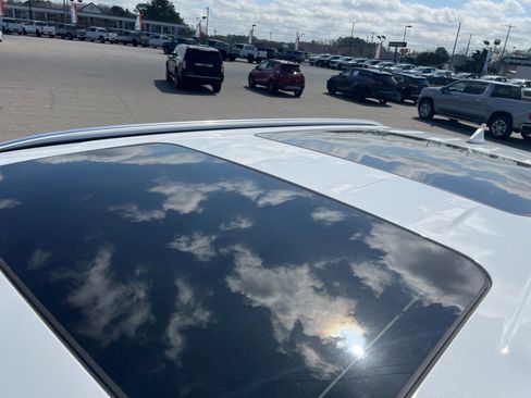 Used 2022 Kia Telluride SX w/ Towing Package image 9