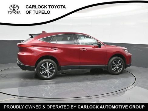 Used 2023 Toyota Venza LE image 4