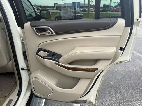 Used 2015 GMC Yukon Denali w/ Premium Package AWD/4WD image 32