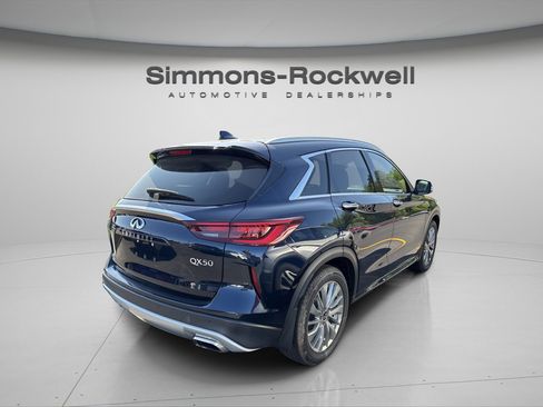 Used 2023 INFINITI QX50 Luxe AWD/4WD image 5