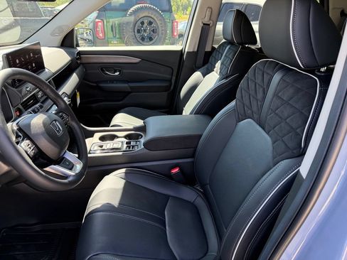 Used 2026 Honda Pilot Elite image 13