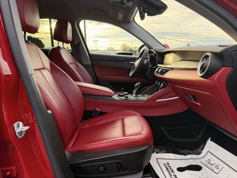 Used 2019 Alfa Romeo Stelvio image 34
