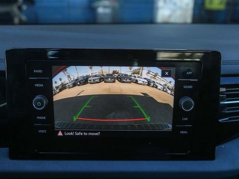 Used 2025 Volkswagen Jetta SE FWD image 21