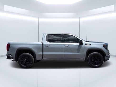 Used 2025 GMC Sierra 1500 Elevation AWD/4WD image 2