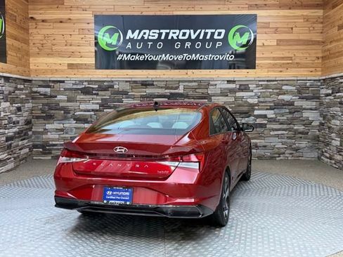 Used 2023 Hyundai Elantra Limited w/ Preferred Accessory Package FWD image 11