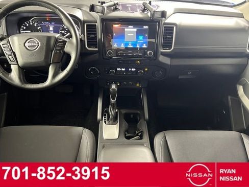 Used 2024 Nissan Frontier SV w/ SV Convenience Package image 2