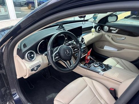 Used 2021 Mercedes-Benz C 300 Sedan image 4