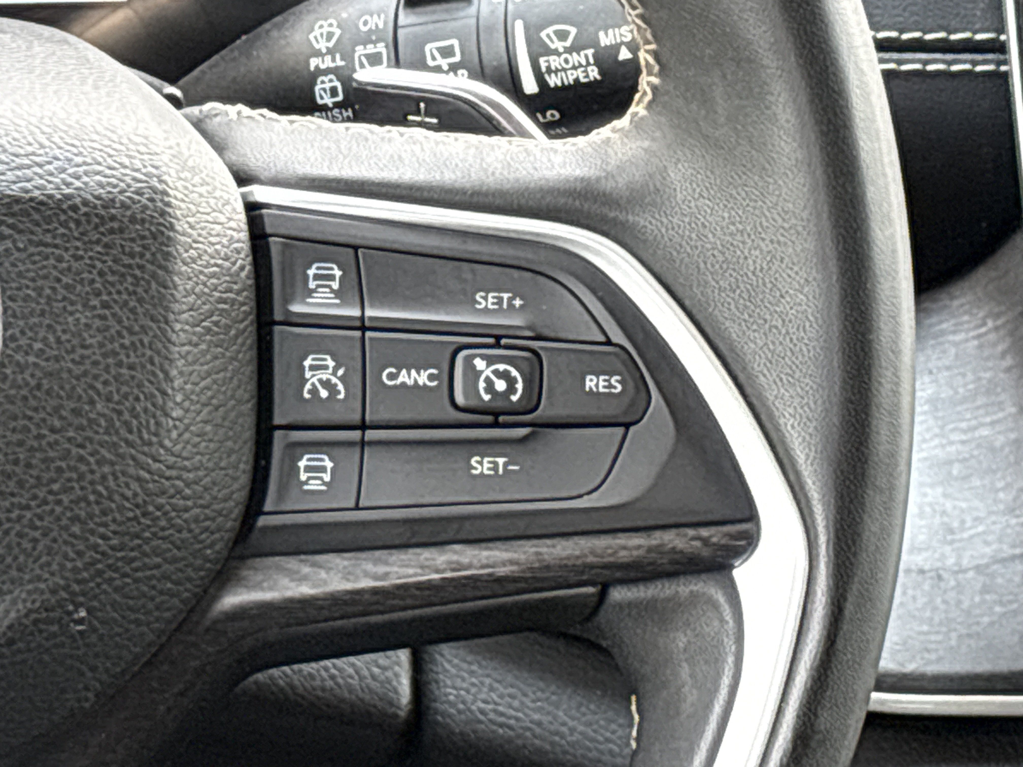 Used 2023 Jeep Grand Cherokee L Limited w/ Luxury Tech Group II AWD/4WD image 24