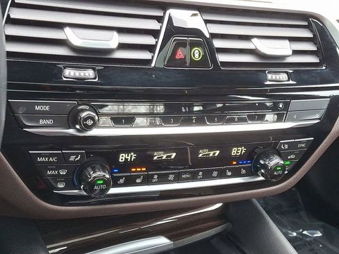 Used 2022 BMW 540i xDrive w/ Executive Package image 17