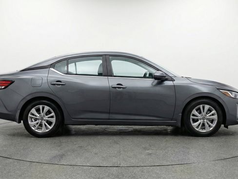 Used 2025 Nissan Sentra S FWD image 11