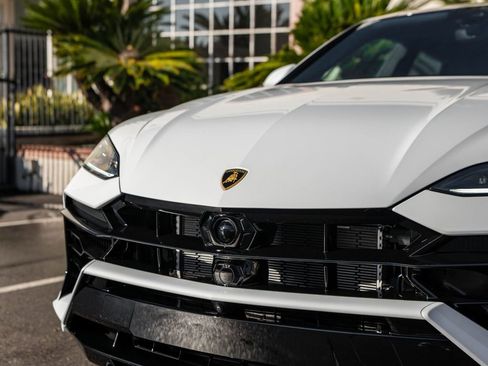 New 2025 Lamborghini Urus SE image 15