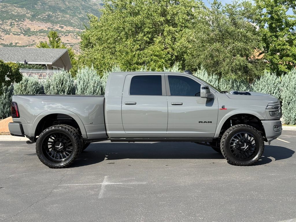 Used 2026 RAM 3500 Limited AWD/4WD image 8