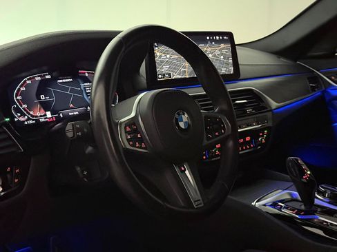 Used 2021 BMW M550i xDrive w/ Dynamic Handling Package AWD/4WD image 21