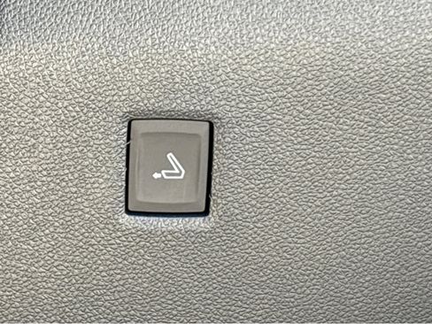 New 2026 Chevrolet Traverse RS FWD image 32