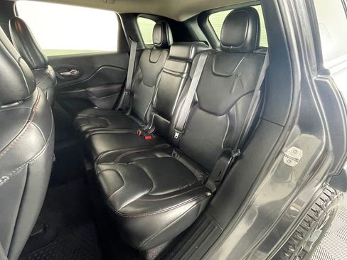 Used 2016 Jeep Cherokee Trailhawk w/ Comfort/Convenience Group image 28